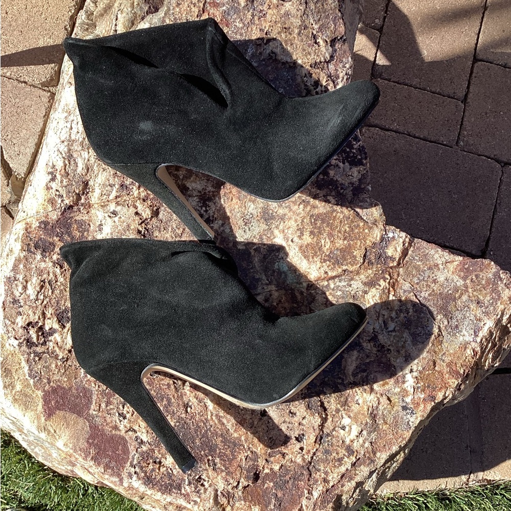 Forever 21 Elegant Black Heeled Boots